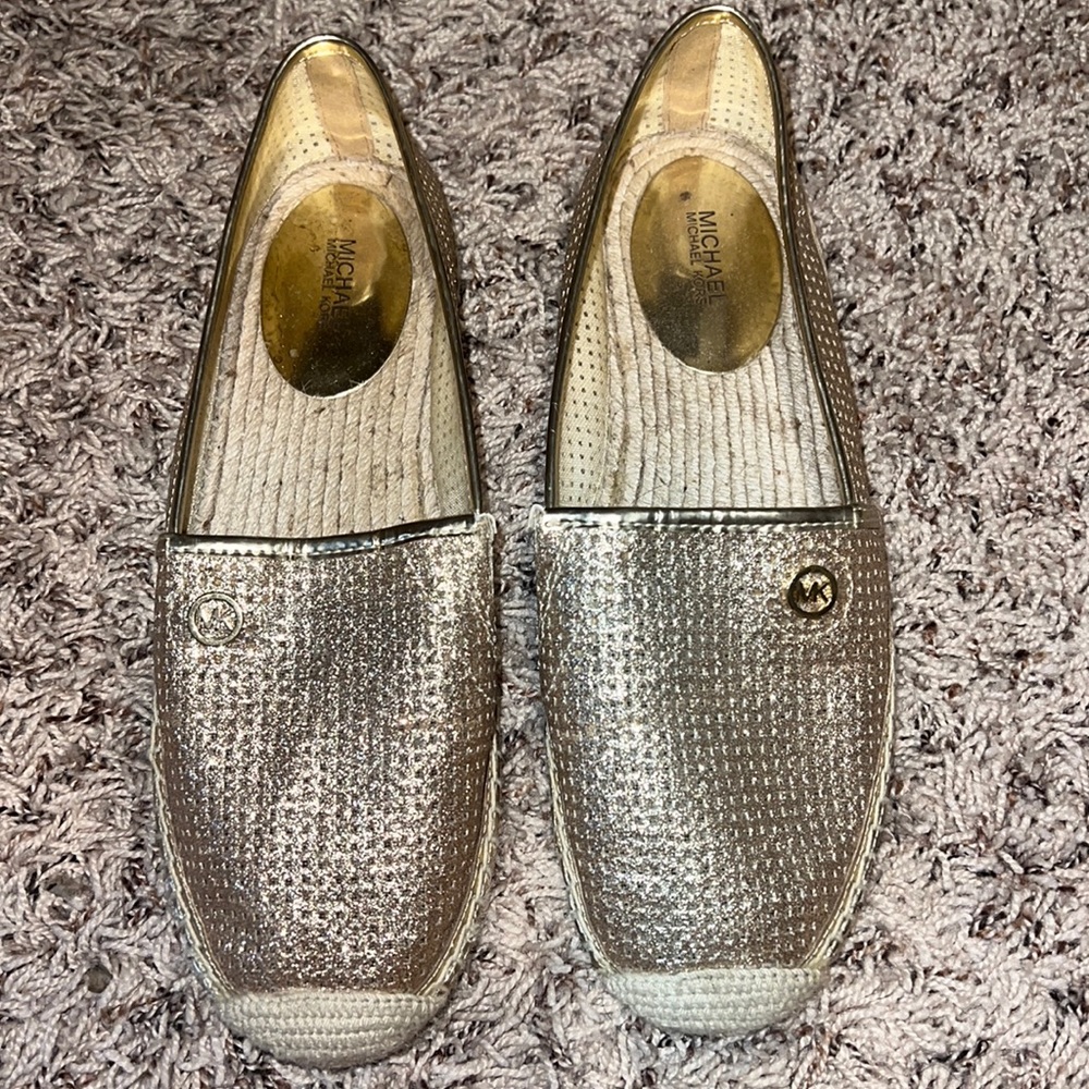 Like new mk shoes